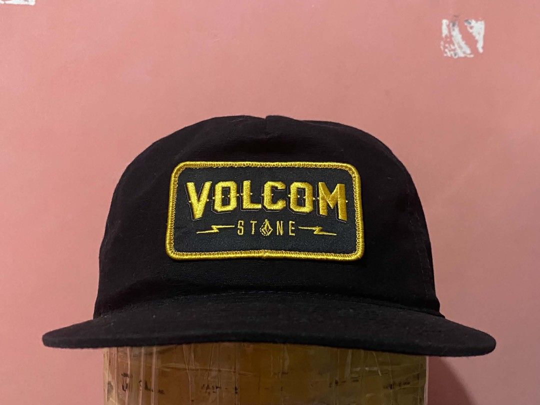 Volcom Stone Black Snapback Cap (Category: Caps & Hats) located in Cagayan de Oro. Submitted by ohh-kay (Listing ID 1457767243, Image 1). Description: - Black Volcom snapback cap - Features iconic Volcom Stone logo patch on the front - Adjustable snap closure for a custom fit - Classic baseball cap style - Ideal for everyday wear.
