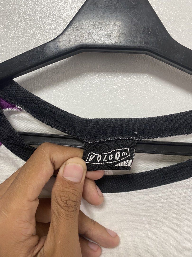 Volcom top (Category: Activewear) located in Las Pinas. Submitted by mark2k05 (Listing ID 1457800555, Image 3). Description: .