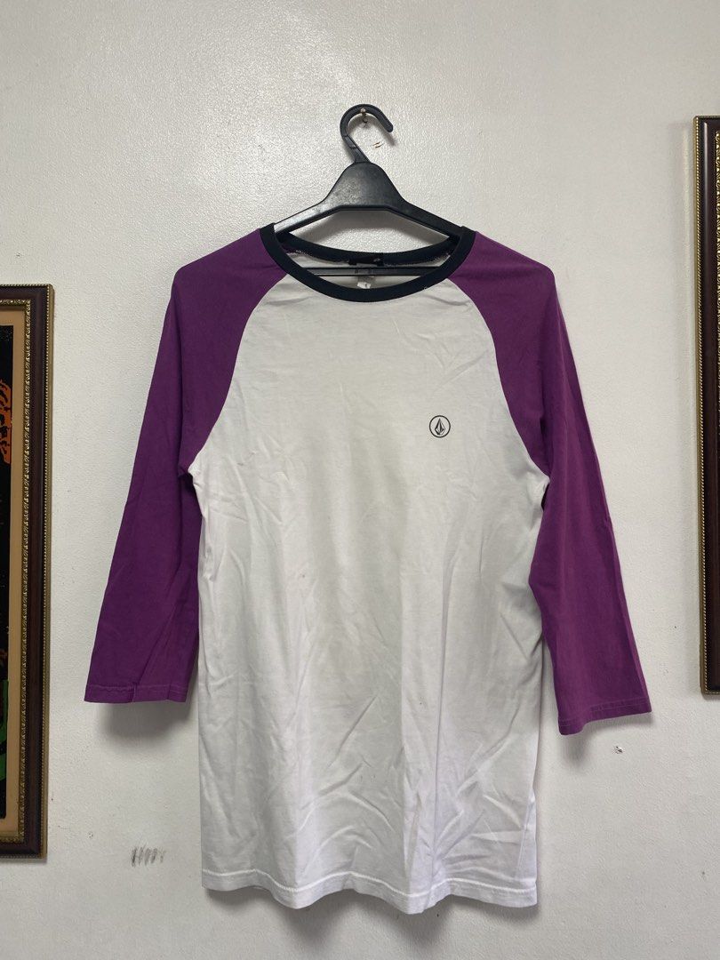 Volcom top (Category: Activewear) located in Las Pinas. Submitted by mark2k05 (Listing ID 1457800555, Image 1). Description: .
