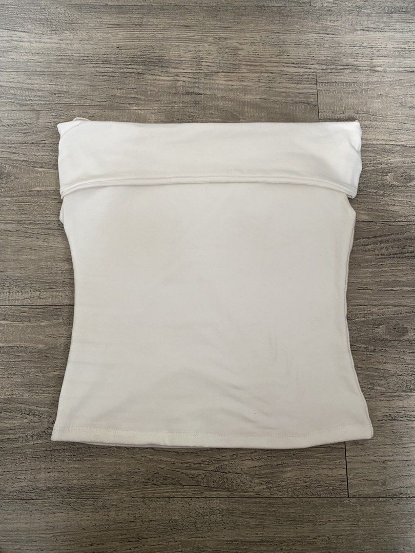 White Off-Shoulder (Category: Others Tops) located in Bacoor. Submitted by hellop4t (Listing ID 1457727268, Image 1). Description: for sale or swap to S same with andy arguelles’ tiktok post.