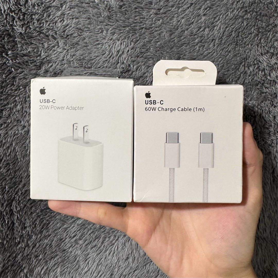 15/16/17 Pro Max iPhone Charger Type C to C (Category: Chargers & Cables) located in Makati City. Submitted by alialiiiii (Listing ID 1458046633, Image 1). Description: Fast Charger ✅ 100% Working ✅ Tested ✅ Condition: New ✅ 📍Pick Up / Deliver Via Lalamove 🚚.