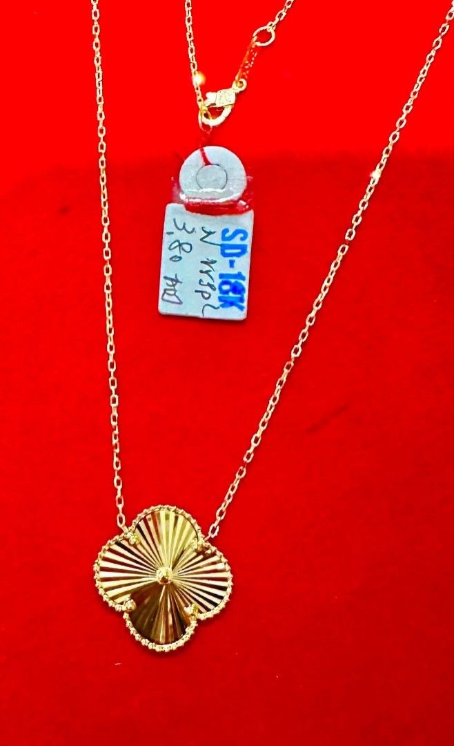 18k Saudi gold Vca Alhambra necklaces (Category: Necklaces) located in Manila. Submitted by bhelgoldseller2ndaccount (Listing ID 1458044220, Image 1). Description: New!!✨New!!✨New!! Authentic 18k Saudi Golds 💯pawnable/naisasanla 💯with high appraisal rate 💯good investment 💯Direct supplier price 👉OPEN for resellers 🌺please take time to evaluate their actual sizes and grams 👉Best panggift for all occasions ✅ Sold per grams not per piece Kya l