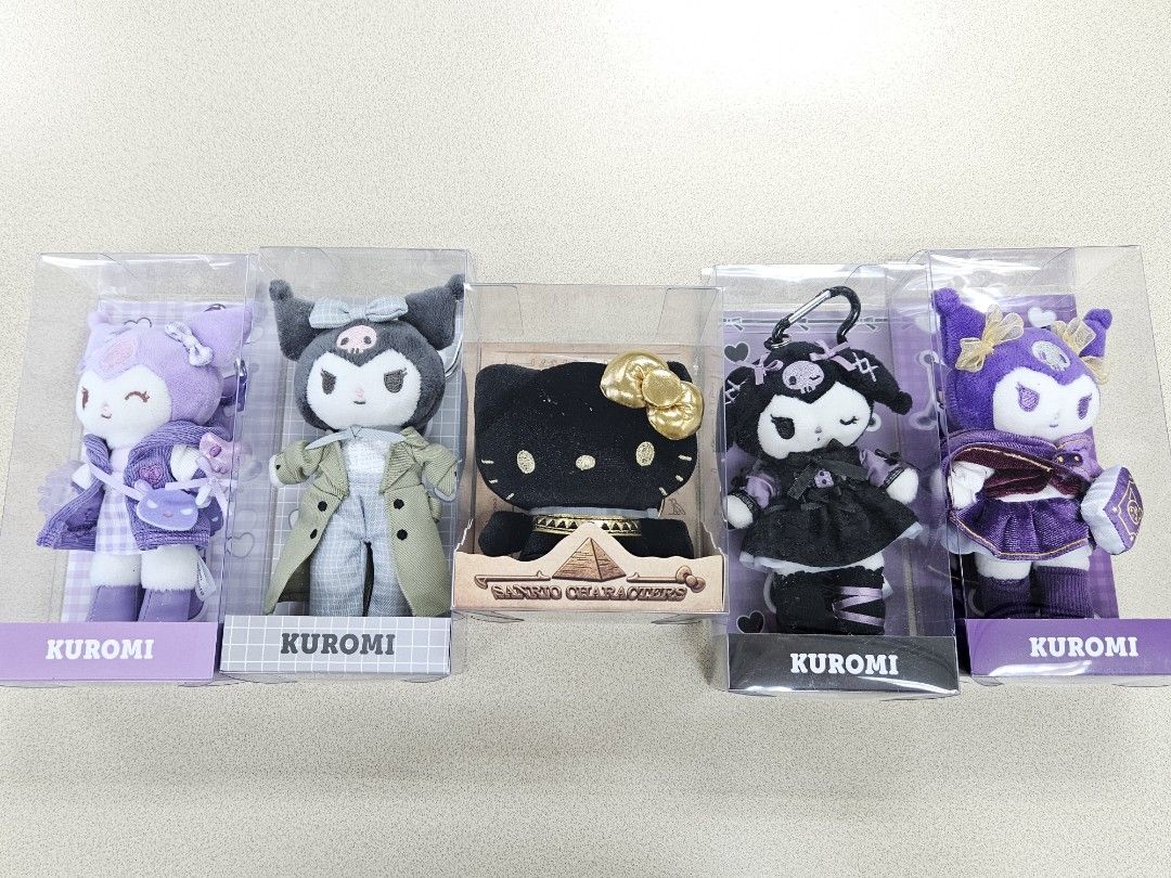 動漫2026 Sanrio 埃及黑Kitty 長腿 Kuromi （分類：絨毛玩具）位於 Hong Kong。 由 yesung_blue 提交（商品編號 1457944237，圖片 1）。簡介： 香港動漫節2026限定 SANRIO 埃及 Kitty + 長腿 Kuromi 成set 埃及 + 4 × 長腿 Kuromi = HK$1100 埃及 + 3 x 長腿 Kuromi = HK$900 埃及 + 2 x 長腿 Kuromi = HK$660 全部有盒，未開封過。 可面交/ 順豐到付。