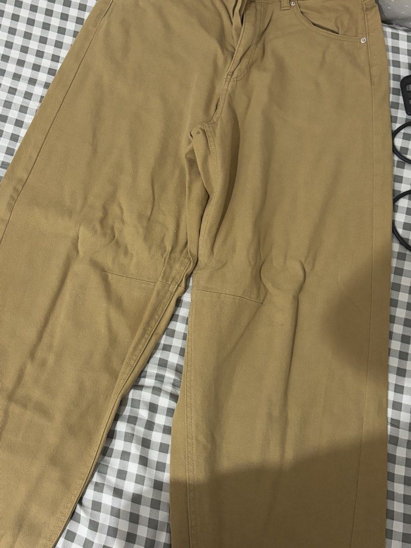 Beige Jeans (Category: Jeans) located in Quezon City. Submitted by clareb (Listing ID 1458057527, Image 3). Description: - Stylish brown tote bag - Durable canvas material - Spacious interior - Classic and versatile design.