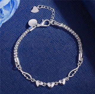 (Category: ) located in . Submitted by buysellcloset (Listing ID 1458055785, Image 1). Description: .