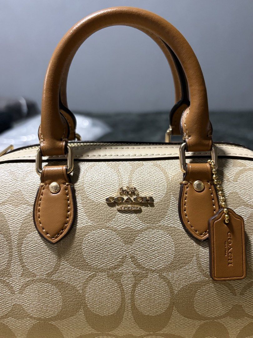 💯% Authentic C0@ch Mini Rowan (Category: Luxury Bags & Wallets) located in Dasmarinas. Submitted by kwinses_23 (Listing ID 1457993470, Image 1). Description: Used once—Like New Can pass as brandnew Slightly negotiable for sure buyers Kindly PM me or contact Me 09753563130 Ps: Pls bare with me coz im a newbie here 👋🏻 Thank you! .