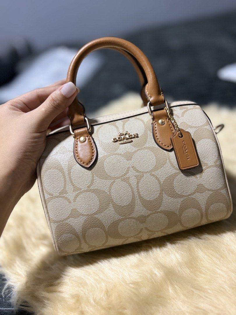 💯% Authentic C0@ch Mini Rowan (Category: Luxury Bags & Wallets) located in Dasmarinas. Submitted by kwinses_23 (Listing ID 1457993470, Image 2). Description: Used once—Like New Can pass as brandnew Slightly negotiable for sure buyers Kindly PM me or contact Me 09753563130 Ps: Pls bare with me coz im a newbie here 👋🏻 Thank you! .