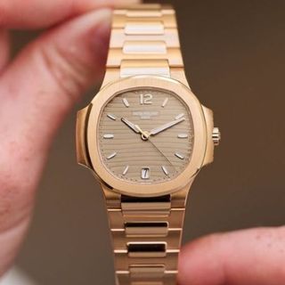(Category: ) located in . Submitted by 0000watchcollectsg (Listing ID 1457959649, Image 1). Description: .