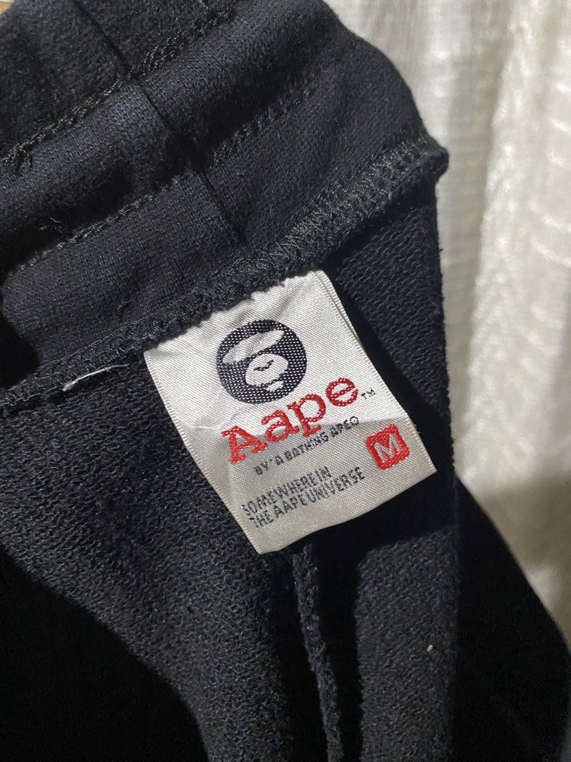 AAPE JOGGERS (Category: Joggers) located in Aurora. Submitted by sidethrift.deer (Listing ID 1457954605, Image 3). Description: SIZE 28-30 WAIST 35 LENGTH NO ISSUE .