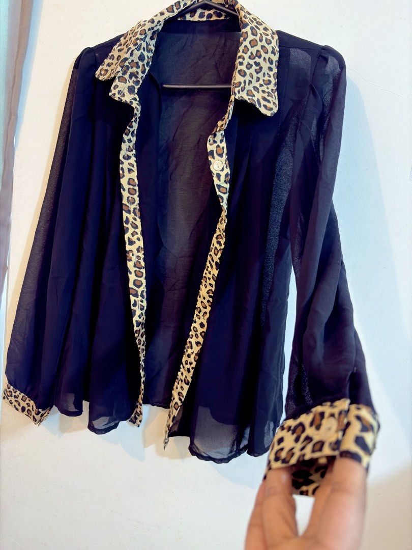 Animal Print Topper (Category: Coats, Jackets and Outerwear) located in Quezon City. Submitted by mae_iggy (Listing ID 1457953481, Image 2). Description: .