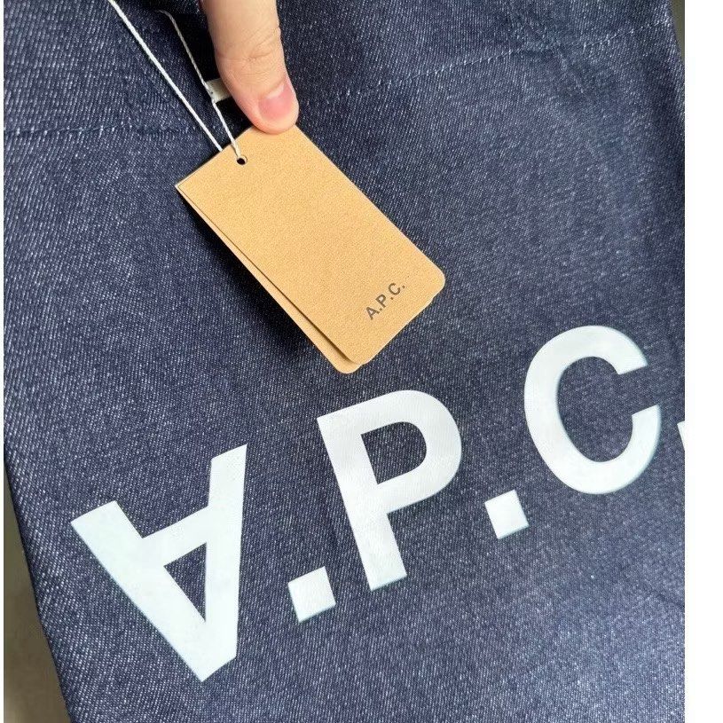 ApC medium tote bag (Category: Tote Bags) located in Cavite. Submitted by littlesweetshop (Listing ID 1457973250, Image 2). Description: Mop gcash Plus sf.