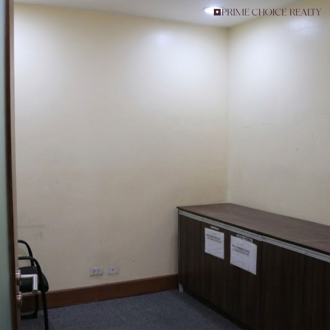 AVECASHARES CENTER, BGC (Category: Commercial) located in Quezon City. Submitted by primechoicerealtyinc (Listing ID 1457945685, Image 3). Description: FOR LEASE | AVECASHARES CENTER, BGC Prime fully fitted office space in Bonifacio Global City. Property Details: • Floor Area: 663.36 sqm • Fully Fitted Office Space Asking Price: ₱530,688 or ₱800/sqm + VAT + WHT + CUSA • Price Negotiable Contact us for more details and to schedule a viewing: +6392