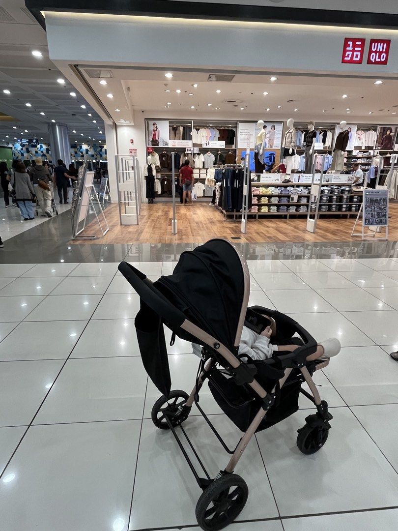 Baby Stroller - Black and Rose Gold (Category: Strollers) located in Caloocan City. Submitted by mysticturtle-2eeb (Listing ID 1458090878, Image 2). Description: Price is slighty negotiable Almost new, rarely used Bought in HK bini lang kasi forgot to bring stroller No issue and good as new Lightweight baby stroller, easy to push. Comfy seat with harness. Sun canopy and storage basket. Folds for easy storage and travel. Perfect for trips! Pick up
