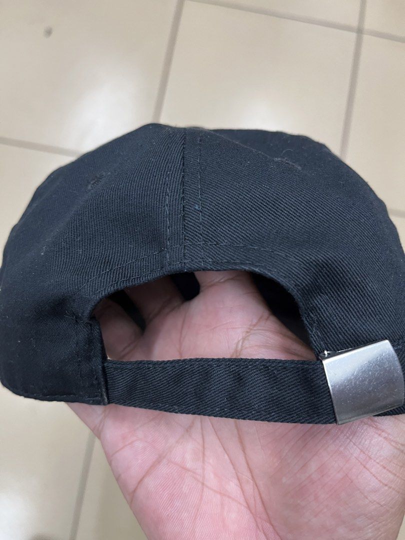Balenciaga ( dad hat ) (Category: Caps & Hats) located in Valencia. Submitted by flex-again (Listing ID 1458058675, Image 3). Description: .