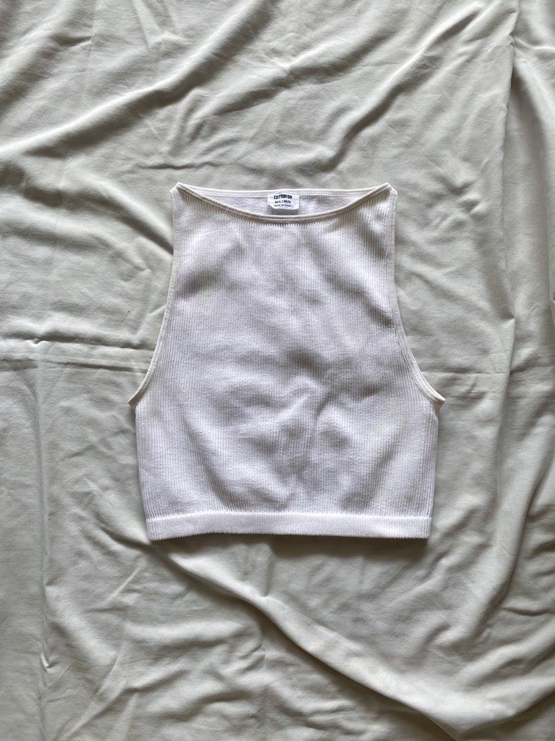 Basic top (Category: Sleeveless) located in General Santos City (Dadiangas). Submitted by amae.threads_0117 (Listing ID 1458050417, Image 1). Description: .