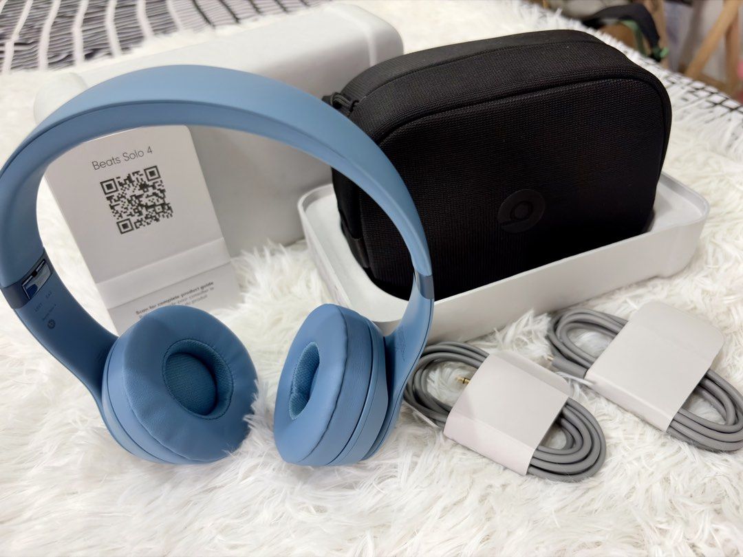 Beats Solo 4 (Category: Headphones & Headsets) located in Manila. Submitted by sassyqueen19 (Listing ID 1458066505, Image 3). Description: Used several times only, looks brand new.