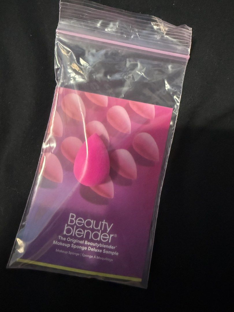Beautyblender The Original Makeup Sponge Deluxe Sample (Category: Makeup) located in Makati City. Submitted by kayevalencia (Listing ID 1457913563, Image 1). Description: - Original Beautyblender makeup sponge - Deluxe sample size - Sealed in plastic bag - Ideal for testing the popular Beautyblender - Achieve a flawless makeup application.