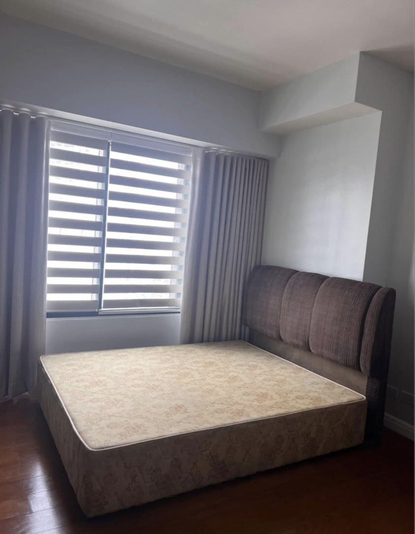 Bed Frame (Category: Bed Frames & Mattresses) located in Muntinlupa City. Submitted by secondhandlove12345 (Listing ID 1457946387, Image 1). Description: Queen sized Negotiable Pick up by buyer .
