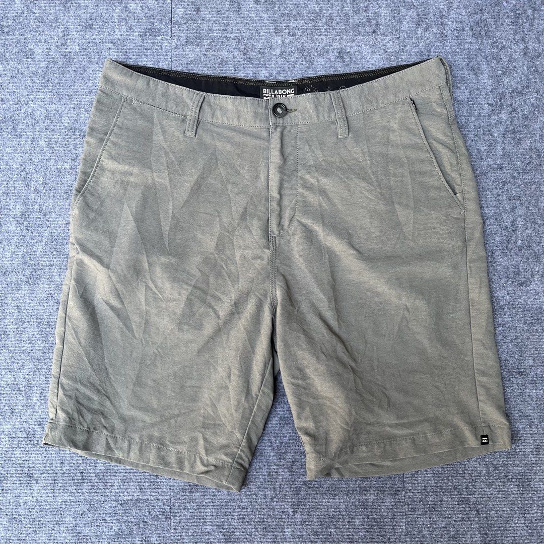 Billabong short (Category: Shorts) located in Kadingilan. Submitted by tejaresnick (Listing ID 1458042017, Image 1). Description: Excellent condition No issue Color rate 9.5/10 Cut tag.