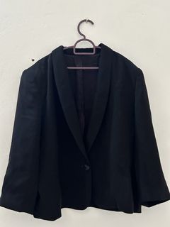 (Category: ) located in . Submitted by mey.closet (Listing ID 1457931339, Image 1). Description: .