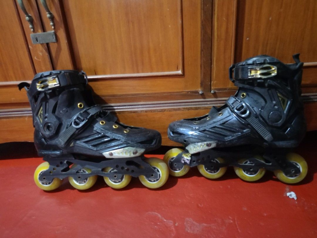 Black Inline Skates with Yellow Wheels (Category: Skates, Rollerblades & Scooters) located in Manila. Submitted by jen.marasigan (Listing ID 1457972951, Image 1). Description: - Black inline skates - Yellow wheels - Adjustable straps with buckles for a secure fit COD - Great for skating around - Shows some scuffs and wear from use - Ready for a new owner!.
