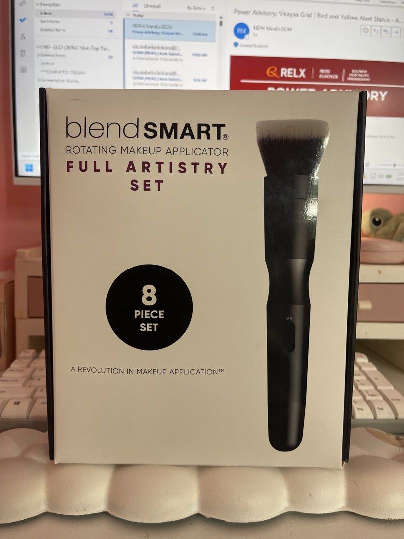 BlendSMART Rotating Makeup Applicator Full Artistry Set (Category: Makeup) located in San Mateo. Submitted by glamgirl.mnl (Listing ID 1457920460, Image 2). Description: - Achieve flawless, airbrushed makeup with the 8-piece BlendSMART set. - Features a unique rotating motion for seamless application. - Works with liquid, cream, and powder makeup products. - Made with soft, antimicrobial synthetic fibers for hygiene. - Ergonomic handle ensures co
