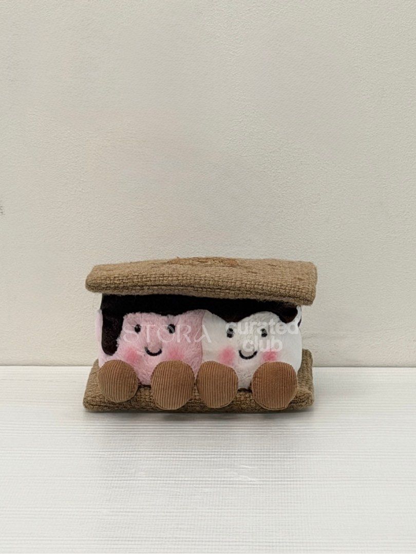 BNWT ★ JELLYCAT Amuseables S'mores (Category: Plushies & Soft Toys) located in San Juan City. Submitted by curated.club (Listing ID 1457992175, Image 1). Description: ★ please read bio before ordering ★ actual item color may differ slightly due to lighting and screen settings ★ Jellycat drawstring bag is subject to availability upon purchase .