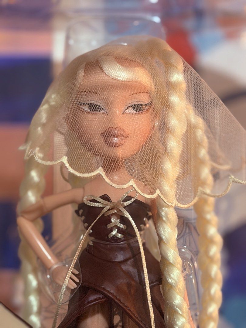 Bratz Bratzaversary Jade (Category: Kids Toys) located in Mandaluyong City. Submitted by kwool_jade (Listing ID 1458016931, Image 1). Description: .