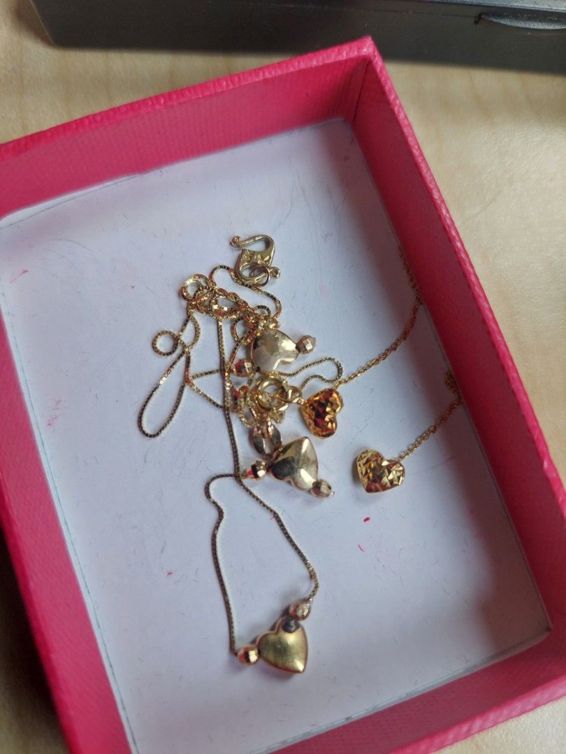 Buying Scrap gold (Category: Jewelry) located in Antipolo. Submitted by goldjewelry_88 (Listing ID 1458055900, Image 1). Description: we buy gold... sira sirang alahas o mga buo pa silver.