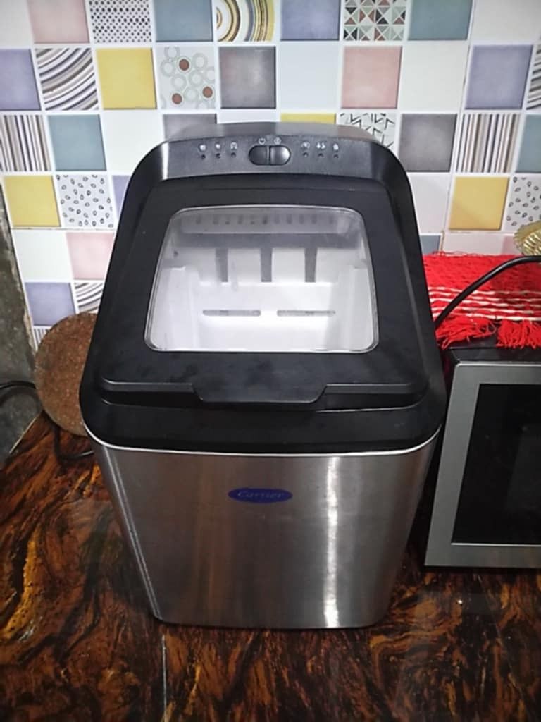 Carrier Portable Ice Maker Stainless Steel (Category: Other Kitchen Appliances) located in Manila. Submitted by xoxoxia (Listing ID 1457926186, Image 1). Description: 11,000 orig price but selling it for only 5,000 rfs: taking up so much space in my counter - Carrier Portable Ice Maker - Sleek stainless steel body - Makes ice quickly and efficiently - Ideal for parties, gatherings, or everyday use - Easy to operate: simply add water and plug in -