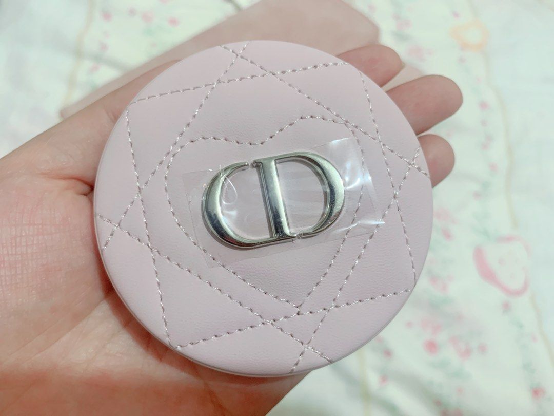 CD GWP compact mirror (Category: Makeup) located in Bocaue. Submitted by gaille29 (Listing ID 1458048427, Image 3). Description: Compact mirror Lamb skin texture With box .
