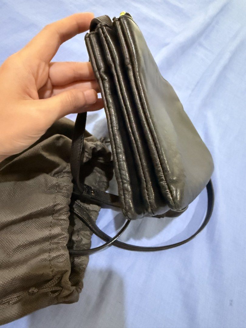 Celine Trio Bag (Category: Luxury Bags & Wallets) located in Manila. Submitted by mitch_gnz (Listing ID 1457913829, Image 3). Description: - Authentic Celine trio bag - Well used but still elegant - Perfect for carrying your daily essentials.