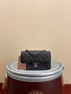 (Category: ) located in . Submitted by emishouseofluxe (Listing ID 1457958497, Image 1). Description: .