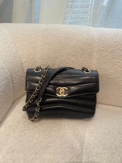 （分類：）位於 。 由 hikariluxury 提交（商品編號 1457990467，圖片 1）。簡介： 。