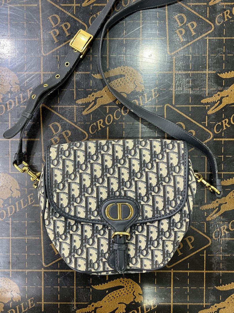 Christian Dior Bobby Oblique (Category: Luxury Bags & Wallets) located in Bacolod City. Submitted by novymae23 (Listing ID 1457935258, Image 2). Description: Christian Dior Bobby Oblique Shoulder/Crossbody bag .