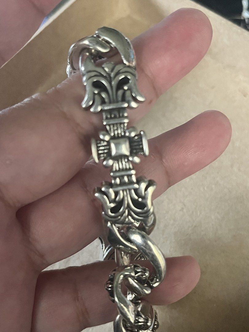 Chrome Hearts Chain Bracelet (Category: Bracelets) located in Manila. Submitted by thrifty_cool (Listing ID 1457912358, Image 2). Description: 20cm may kabigatan din Note: Shipping is via JnT and will be shipped every Monday, 2pm.. .