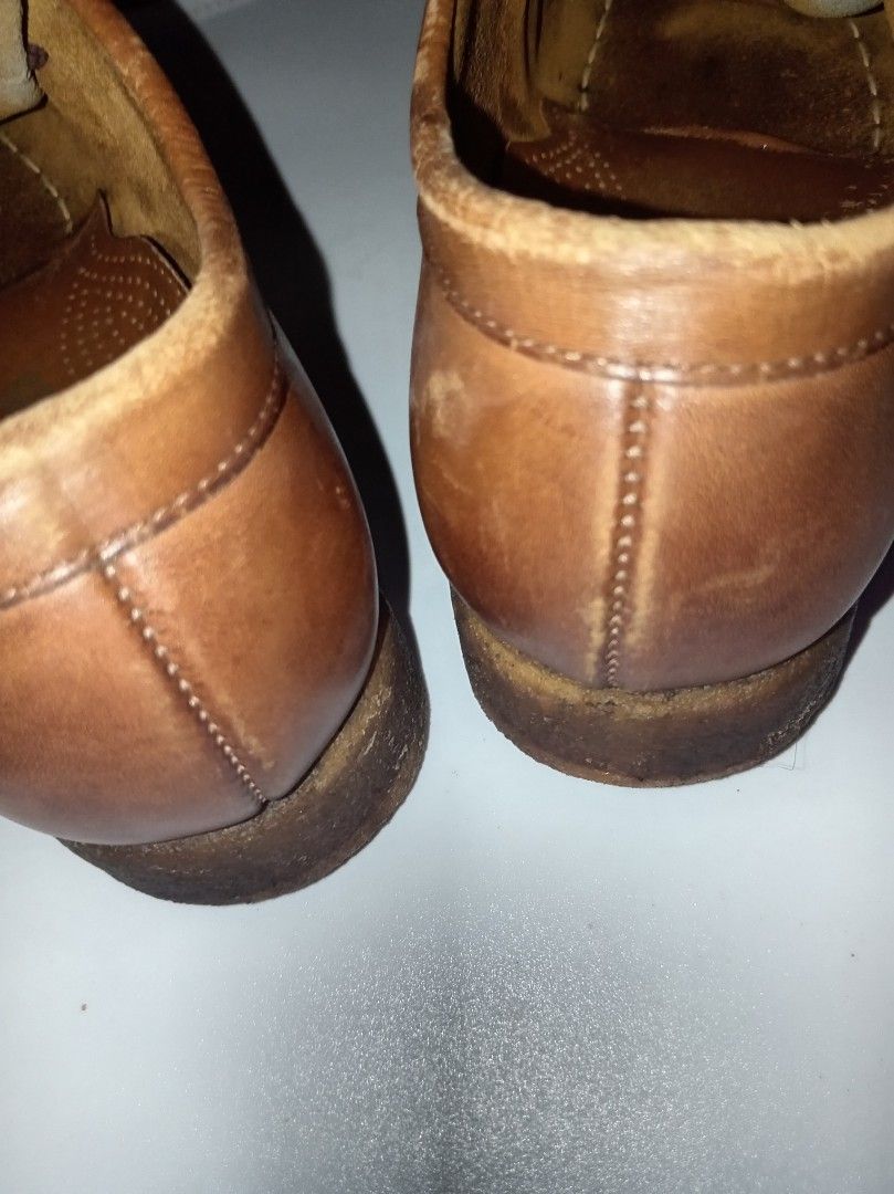 Clarks Wallabees (Category: Casual Shoes) located in Abucay. Submitted by source8600 (Listing ID 1457986422, Image 2). Description: .