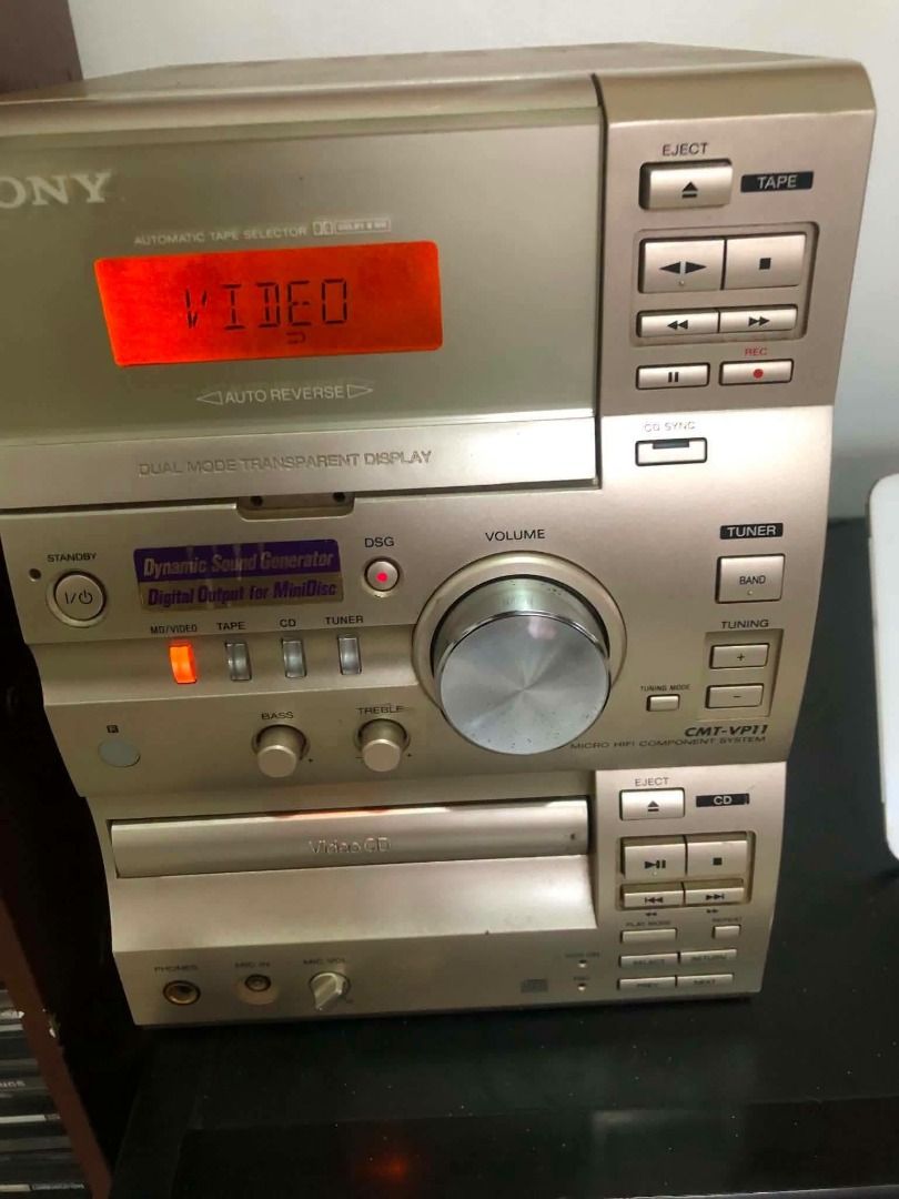 Classic Sony Micro Component added to my collections (Category: Soundbars, Speakers & Amplifiers) located in Iloilo. Submitted by eulneversee (Listing ID 1457974290, Image 2). Description: For sale Sony Micro Component model CMT-VP11 Price P6,500.00 All original no history of repair Location: Iloilo Door to door delivery Nationwide Pm me for details.