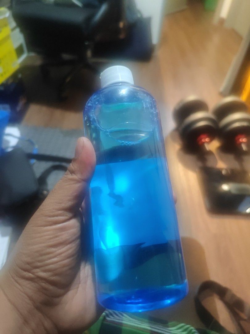 Cleaning screen (Category: Monitor Screens) located in Kuala Lumpur. Submitted by edzahid (Listing ID 1458064005, Image 3). Description: 500ml screen cleaning solution..