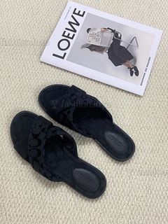 (Category: ) located in . Submitted by fashion.luxe (Listing ID 1458044143, Image 1). Description: .