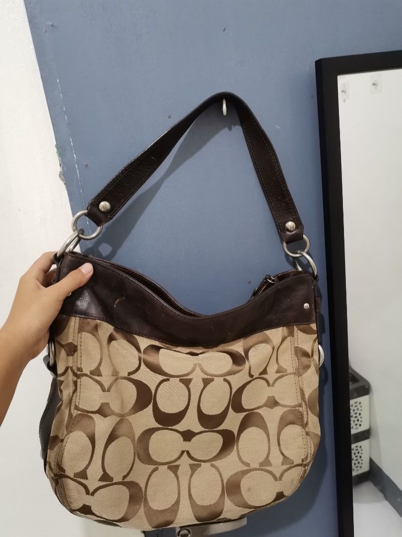 Coach Zoe Large (Category: Luxury Bags & Wallets) located in Sison. Submitted by kiana_10 (Listing ID 1458033706, Image 1). Description: Still Negotiable ♥️.