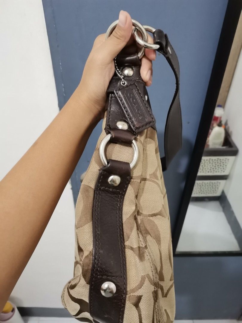 Coach Zoe Large (Category: Luxury Bags & Wallets) located in Sison. Submitted by kiana_10 (Listing ID 1458033706, Image 3). Description: Still Negotiable ♥️.