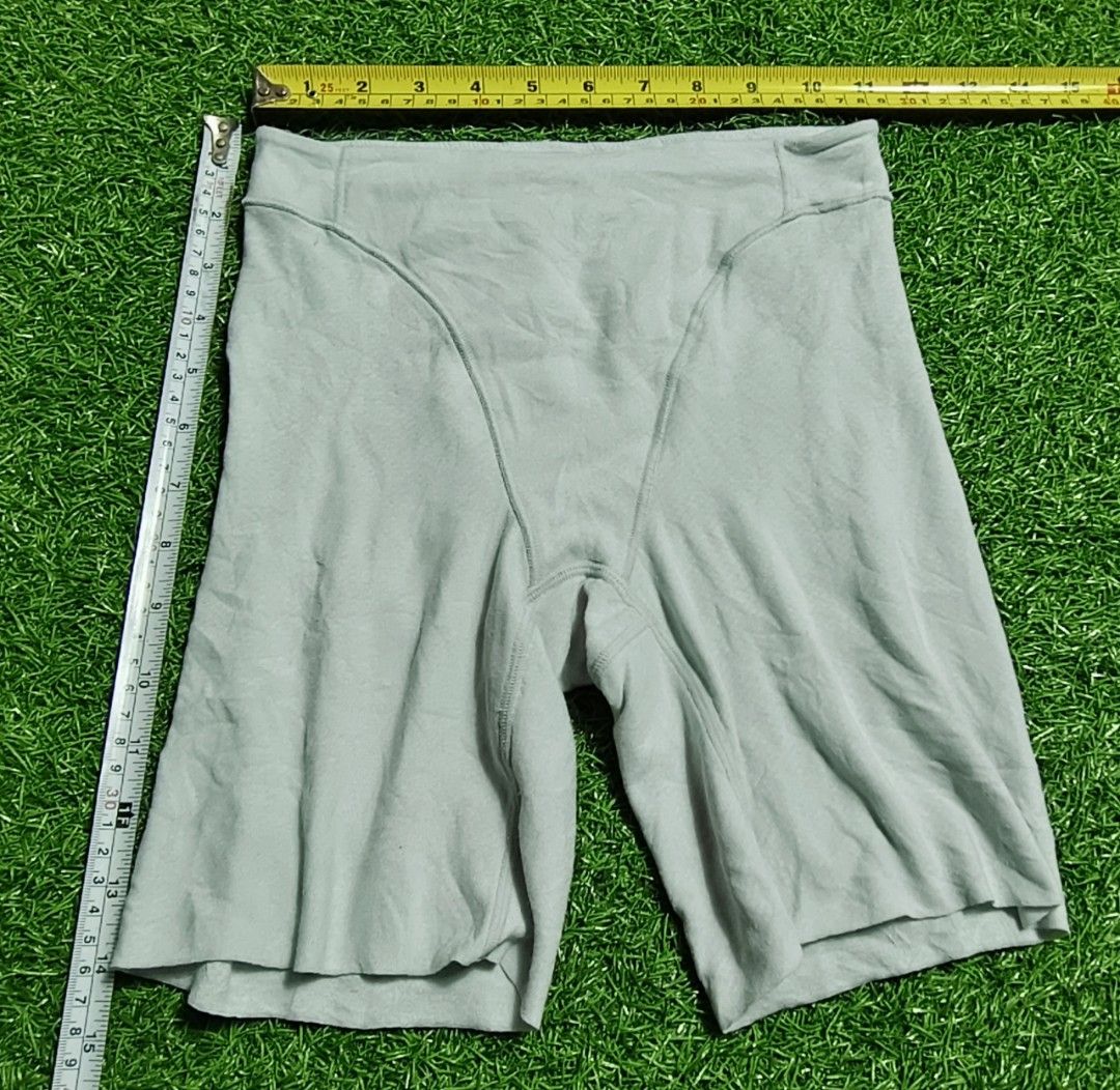 Code : 1061 (Category: New Undergarments & Loungewear) located in Sungai Buloh. Submitted by Zirahh.BndleNightware (Listing ID 1457932122, Image 1). Description: 9/10.