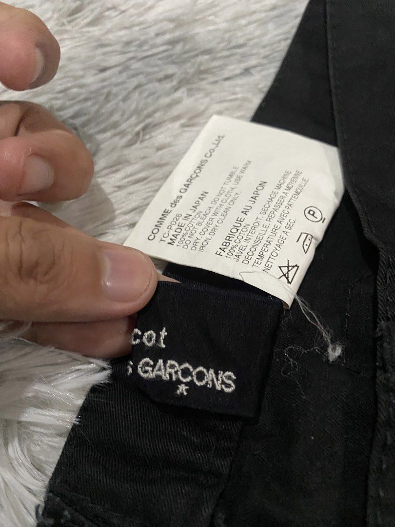 Comme des Garcons (Category: Looking For) located in Tarlac. Submitted by cheap.fleaaa (Listing ID 1457973522, Image 3). Description: Comme des Garcons✨ Width: 28 to 30 Length: 32.5 No issue 1,200 + ship Any courier Tarlac based📍.