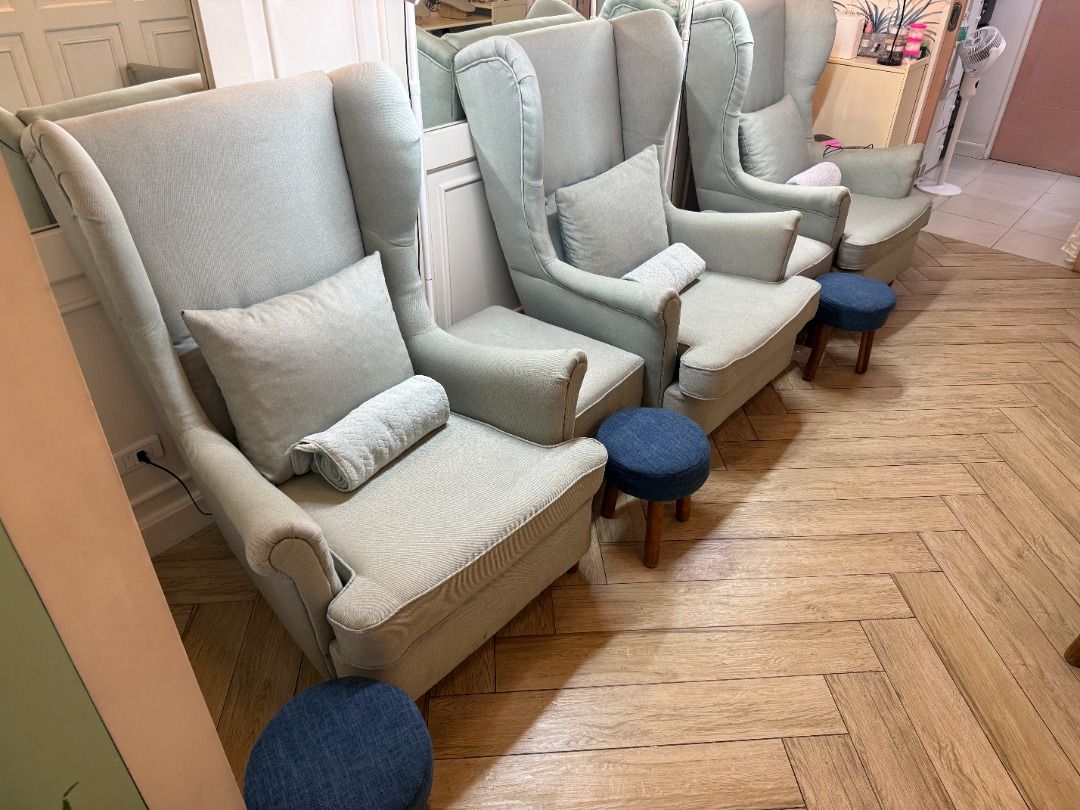 Complete Spa Chair Set (4 pcs / set) (Category: Hands & Nails) located in Taguig. Submitted by xtian810 (Listing ID 1457953406, Image 1). Description: COMPLETE SPA CHAIR SET FOR ONLY ₱4,000 PER SET Perfect for a nail spa, foot spa, salon, lash studio, reception area, or even a comfortable reading corner at home. Each COMPLETE SET includes: - 1 comfortable high-back spa chair - 1 matching pillow - 1 large matching footrest - 1 small round blue sto