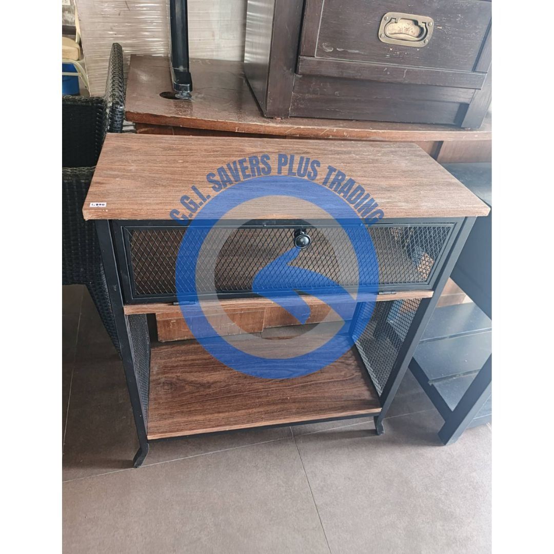 Console Table Wood Metal Frame Industrial Style (Category: Tables & Sets) located in San Pedro. Submitted by cgi.saversplustrading (Listing ID 1457910080, Image 2). Description: - Industrial style console table - Wood top and shelves - Black metal frame - One drawer with mesh front - Ideal for entryways or living rooms.