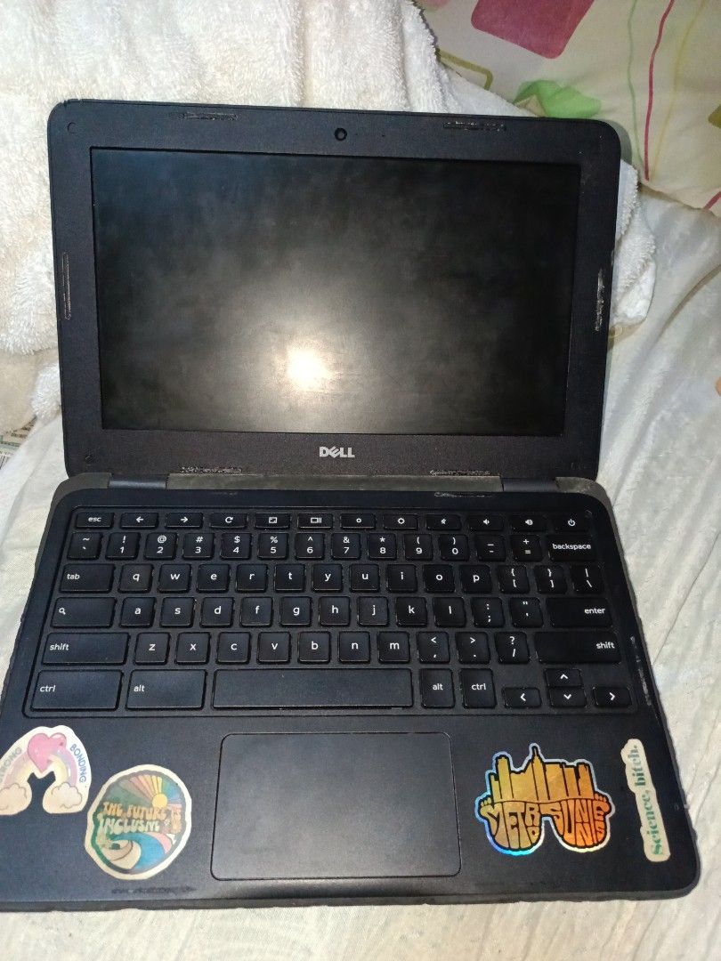 Dell Chromebook (Category: Laptops & Notebooks) located in Cabiao. Submitted by patreeeess (Listing ID 1458005006, Image 3). Description: good for basic schoolwork, browsing, Google Docs, and online learning. 11.6" display, Intel Celeron processor, Chrome OS, and eMMC storage. Has visible signs of use and cosmetic wear, as shown in photos. Selling as-is..