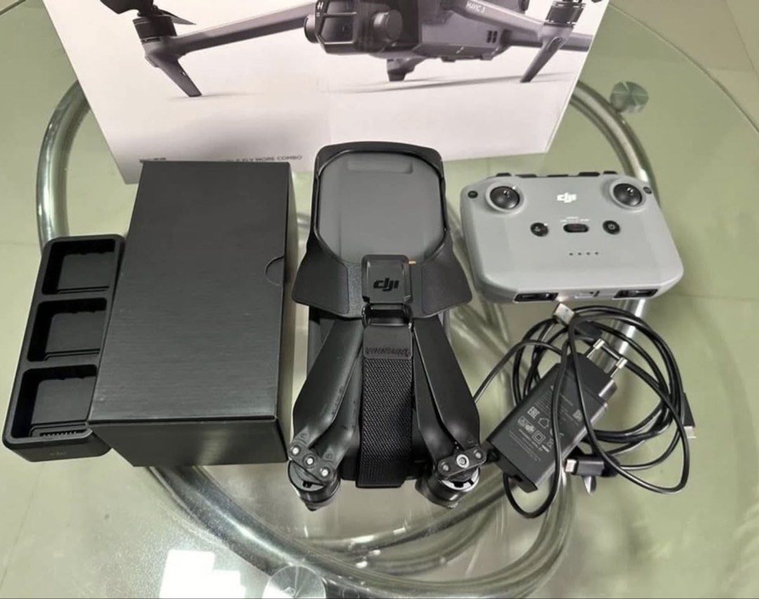 DJI Drone (Category: Drones) located in Manila. Submitted by bossprimeproperties (Listing ID 1457951824, Image 3). Description: Dji mavic 3 . Never been used . new ₱110k negotiable .