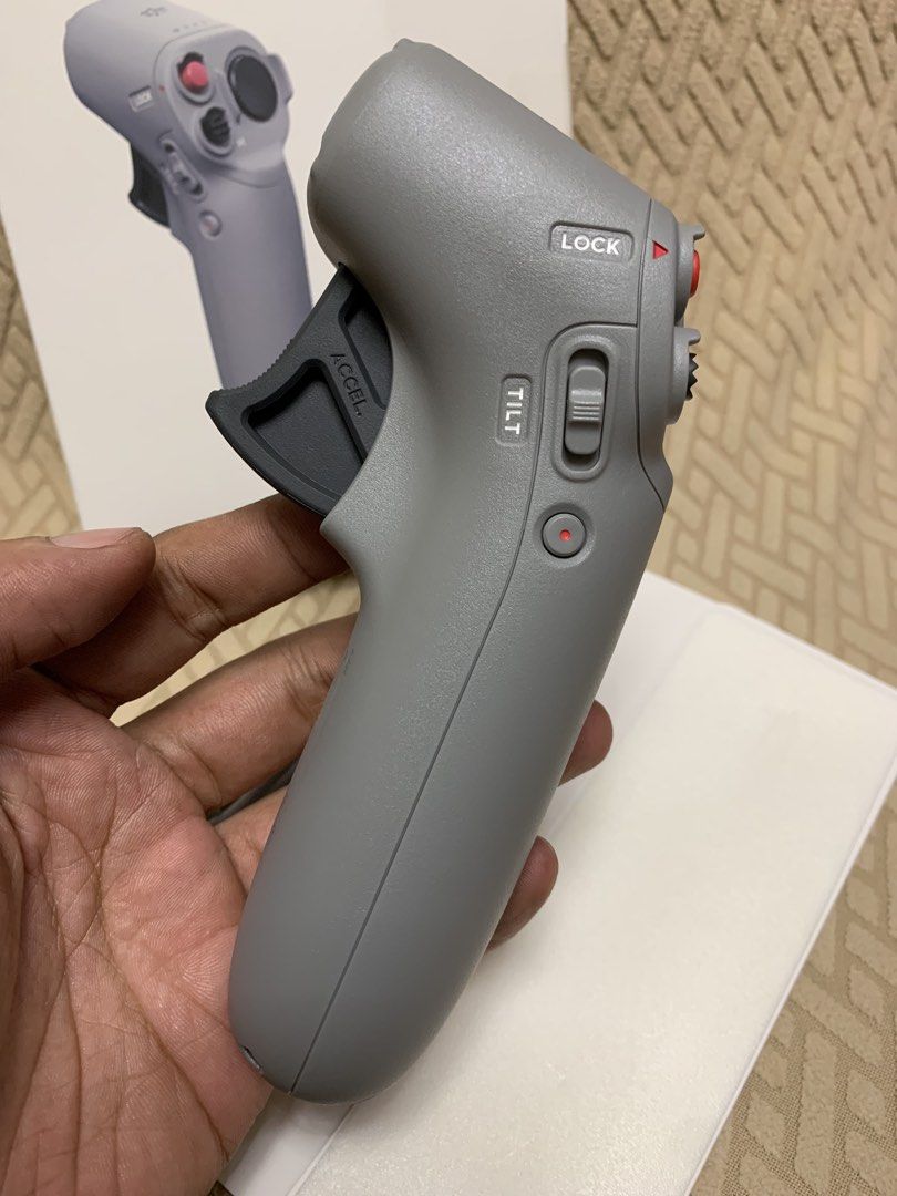 Dji motion controller (Category: Drones) located in Paranaque City. Submitted by waldynazz (Listing ID 1458025997, Image 3). Description: For sale! Brand new! Dji motion controller Pickup at my place, Parañaque area Meetup around vicinity malls SM BF Paranaque Pm for fast transaction .