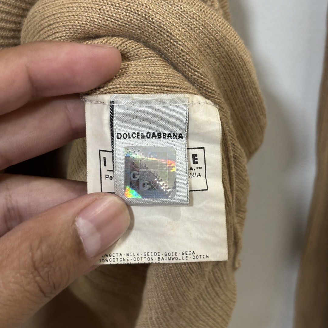Dolce & Gabbana Knit sweater (Category: Luxury Apparel) located in Dasmarinas. Submitted by arthrthriftcop. (Listing ID 1457968823, Image 2). Description: D&G Longsleeve Authentic size: Medium 17.5 in, Width 26.5 in, Length 20 in, Sleeve Prestine condition issue: none Feel free to ask quick replies.